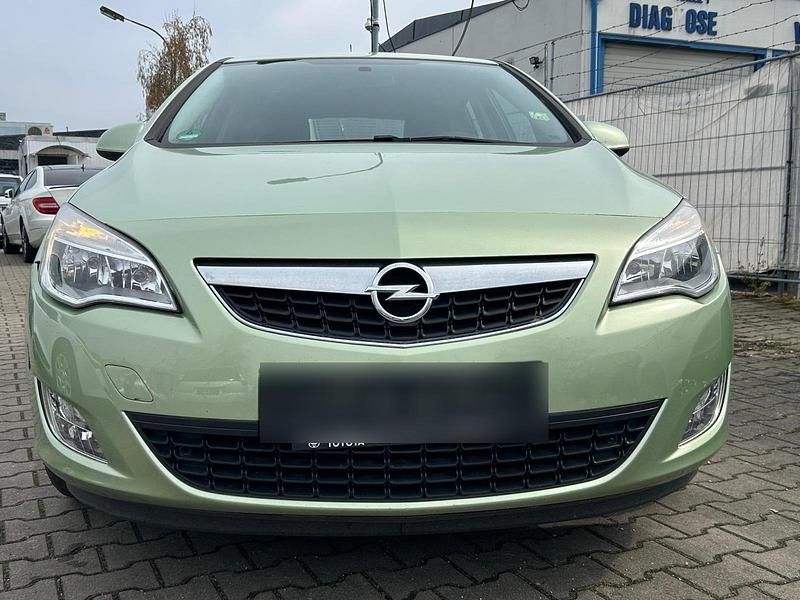Gebraucht Opel Astra 116 PS (85 kW) 2012 Kleinwagen