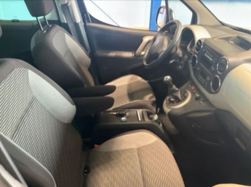 Gebraucht Peugeot Partner Tepee Allure 114 PS (83 kW) 2015 Schwarz Van / Kleinbus