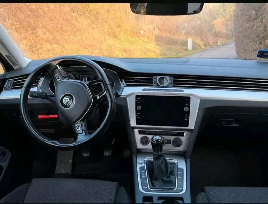 Gebraucht VW Passat 120 PS (88 kW) 2017 Grau Kombi