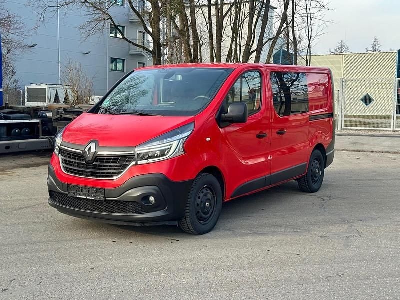 Gebraucht Renault Trafic Komfort 145 PS (106 kW) 2020 Volcano red Van / Kleinbus