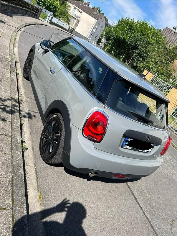 Usata Mini ONE 75 CV (55 kW) 2019 Grigio Utilitaria