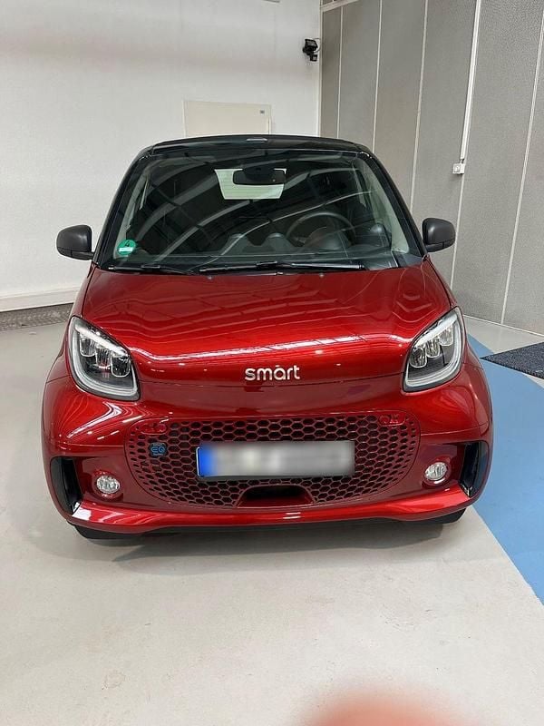 Rot Gebraucht 2022 Smart ForTwo Coupé Cabrio | 11.599 € (Fairer Preis) - Bild 1/4