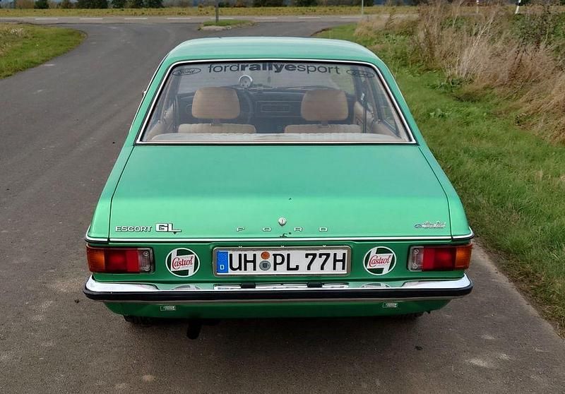 Gebraucht Ford Escort 54 PS (39 kW) 1977 Grün Limousine