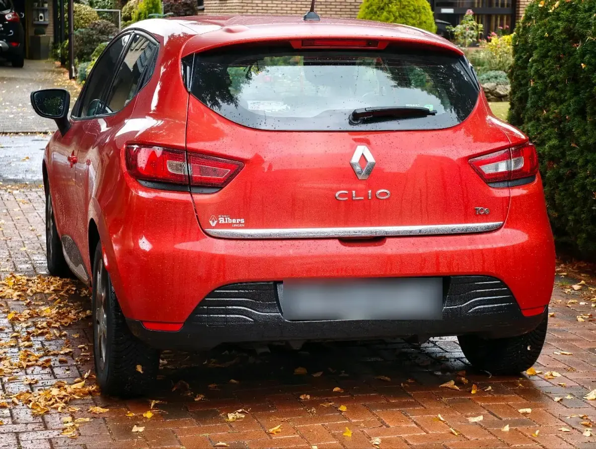 Gebraucht Renault Clio IV 90 PS (66 kW) 2013 Rot Limousine