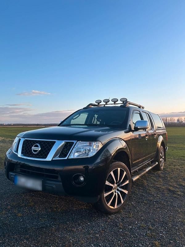 Gebraucht Nissan Navara 190 PS (139 kW) 2012 Schwarz Pickup