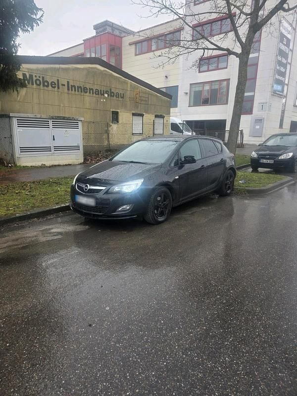 Gebraucht Opel Astra 110 PS (80 kW) 2010 Schwarz Limousine