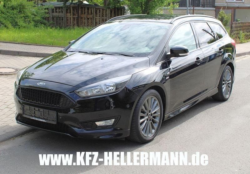 Schwarz Gebraucht 2018 Ford Focus ST-Line Limousine | 11.995 € (Fairer Preis) - Bild 1/4