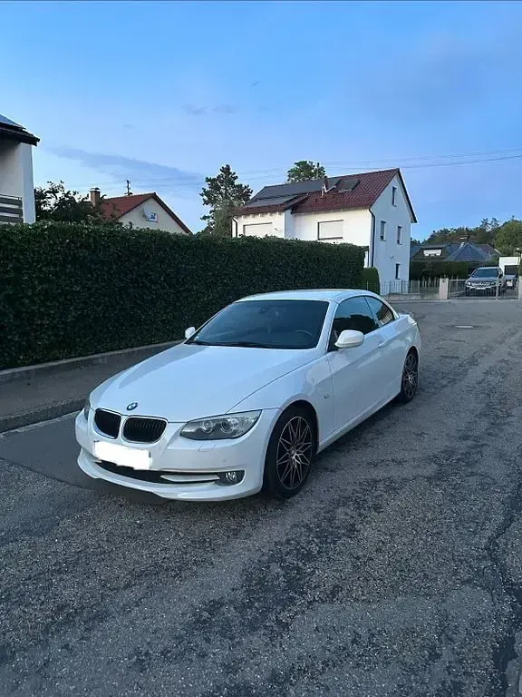 Gebraucht BMW 320 Cabriolet 184 PS (135 kW) 2011 Weiß Cabrio