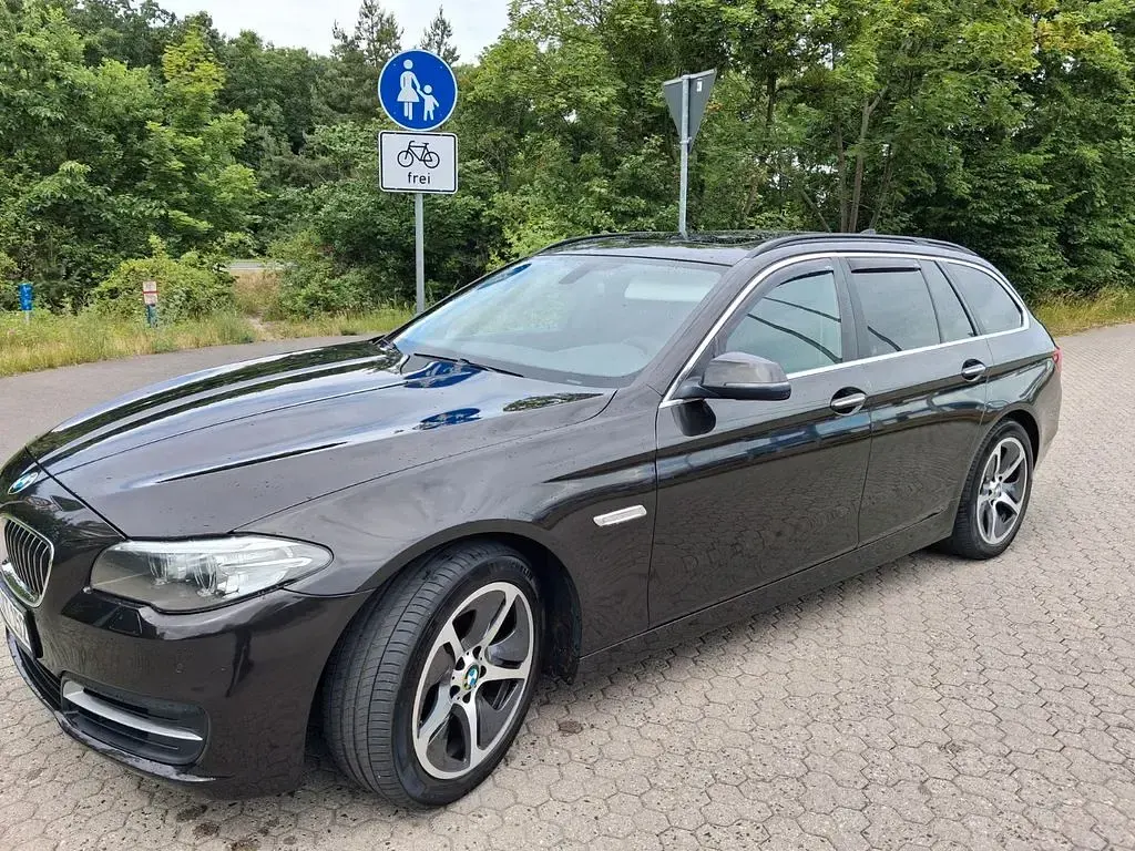 Gebraucht BMW 530 258 PS (189 kW) 2016 Braun Kombi