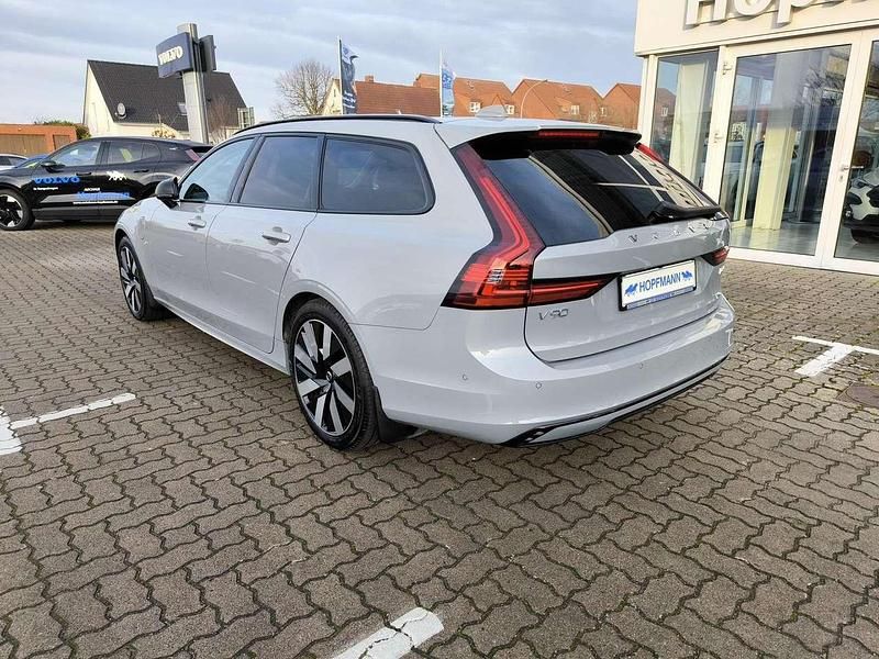 Gebraucht Volvo V90 Plus 257 PS (189 kW) 2024 Vapour grey / metallic Kombi