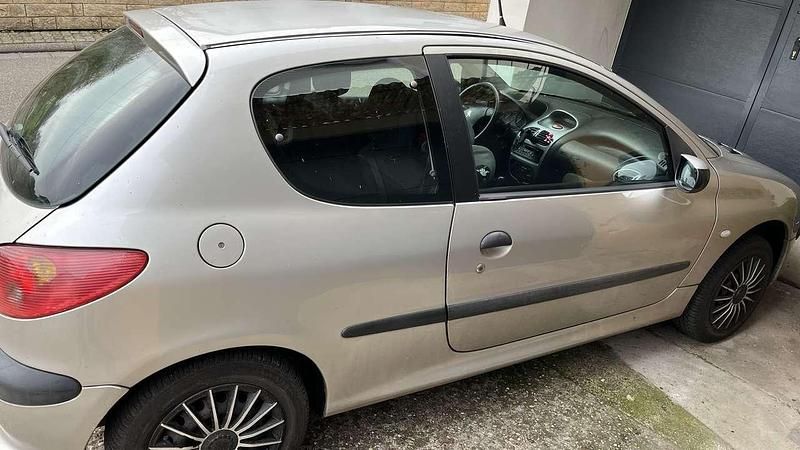 Gebraucht Peugeot 206 Filou 60 PS (44 kW) 2002 Limousine