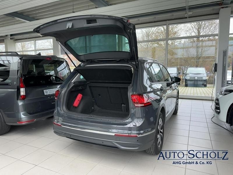 Gebraucht VW Tiguan Active 150 PS (110 kW) 2023 Grau SUV