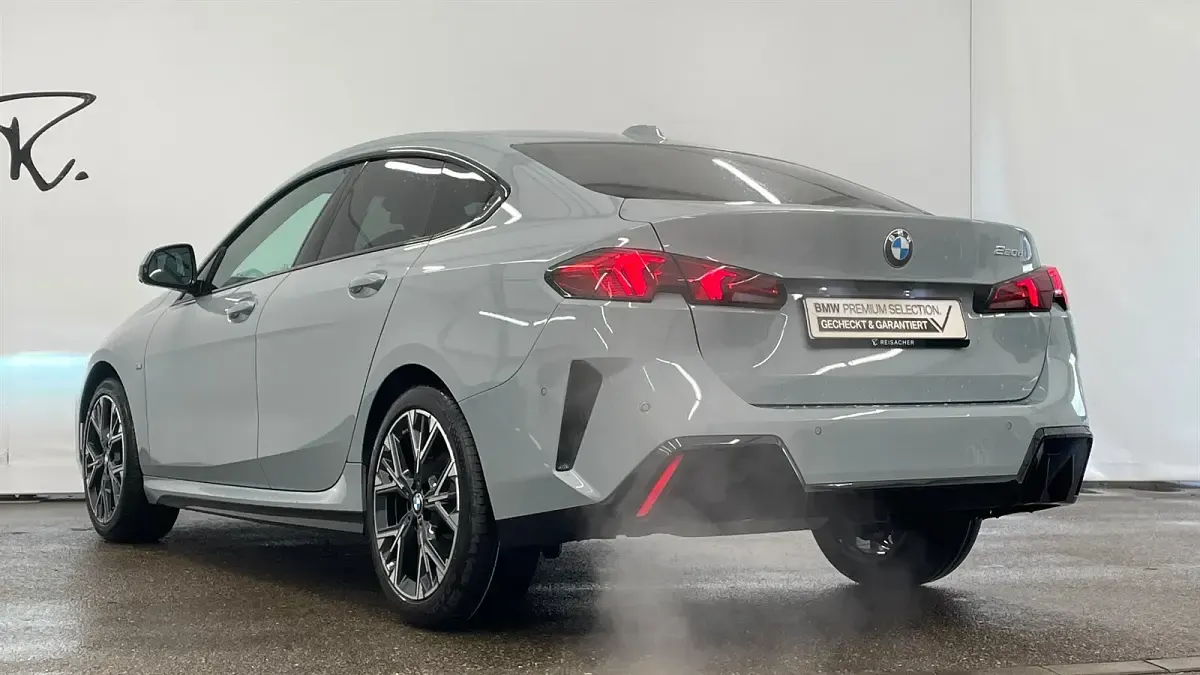 Gebraucht BMW 220 Efficient Dynamics 150 PS (110 kW) 2025 M brooklyn grau metallic Coupé