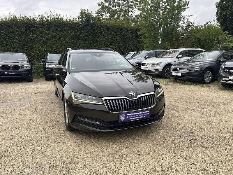 Braun Gebraucht 2020 Skoda Superb Ambition Kombi | 20.979 € (Fairer Preis) - Bild 1/4