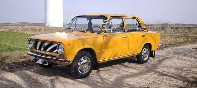 Second-hand Lada 1200 60 CP (44 kW) 1984 Berlinǎ