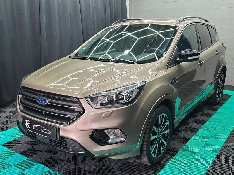 Gebraucht Ford Kuga ST-Line 150 PS (110 kW) 2019 Silber SUV