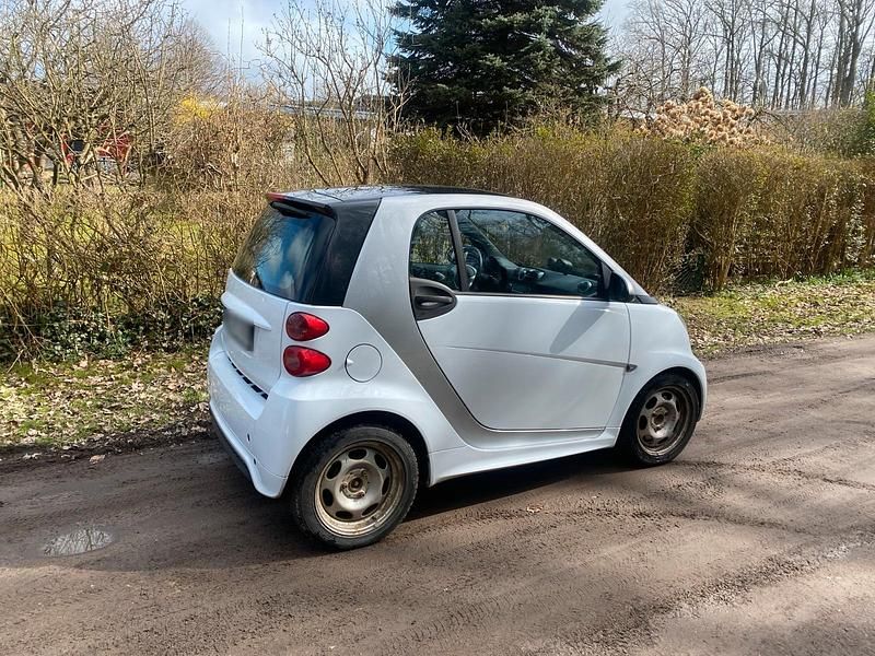 Gebraucht Smart ForTwo Coupé 71 PS (52 kW) 2012 Weiß Coupé