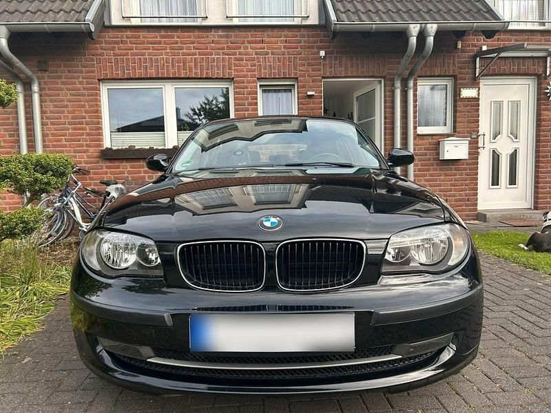 Gebraucht BMW 116 122 PS (89 kW) 2008 Schwarz Kleinwagen