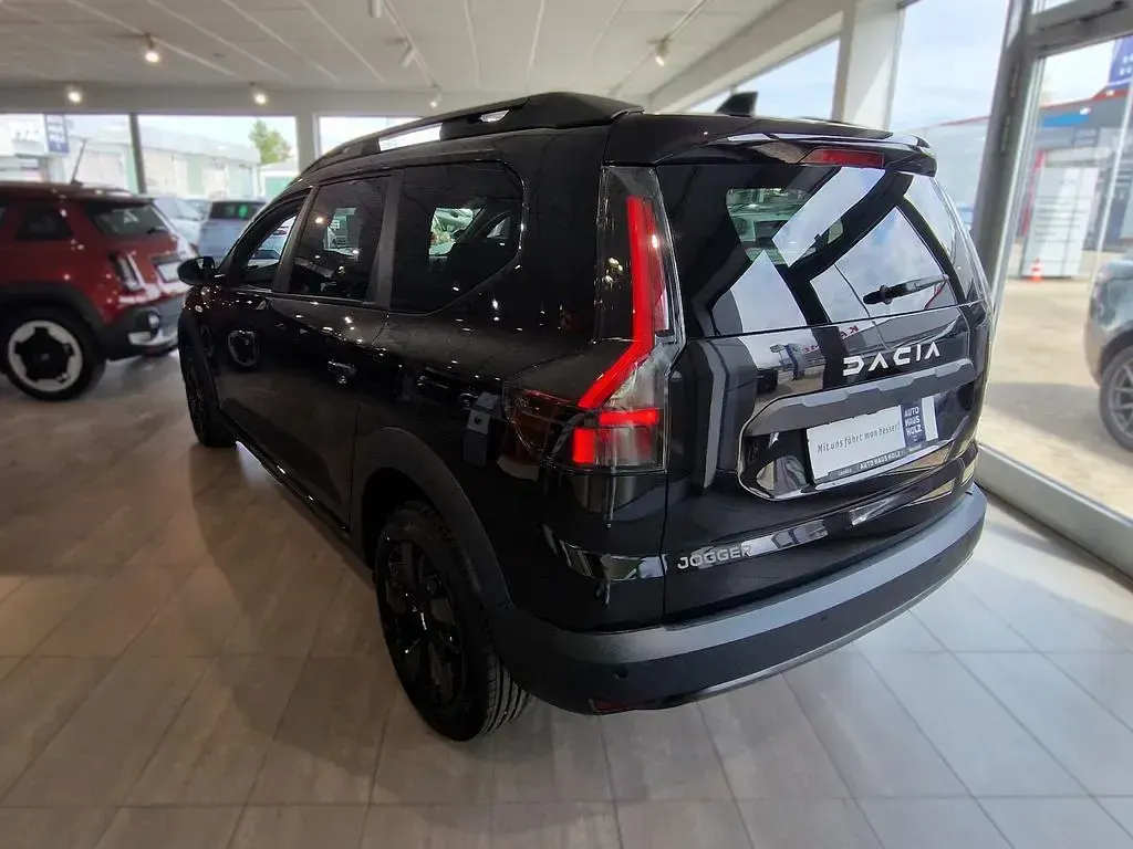 Neu Dacia Jogger Comfort 110 PS (80 kW) 2026 Grau Van / Kleinbus