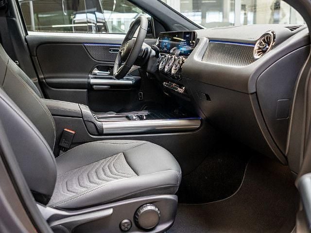 Gebraucht 2025 Mercedes GLA180 SUV | 39.430 € (Teuer) - Bild 1/4