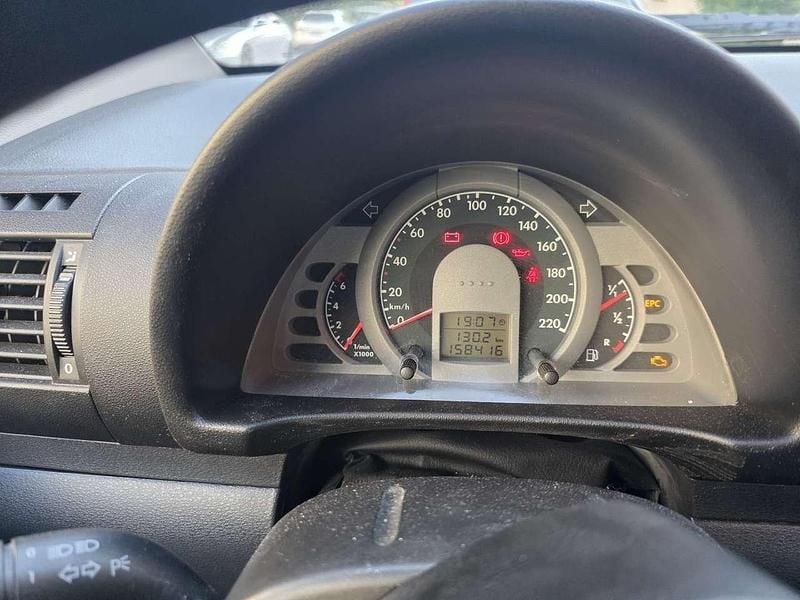 Grau Gebraucht 2006 VW Fox Basis Kleinwagen | 1.500 € (Fairer Preis) - Bild 1/4