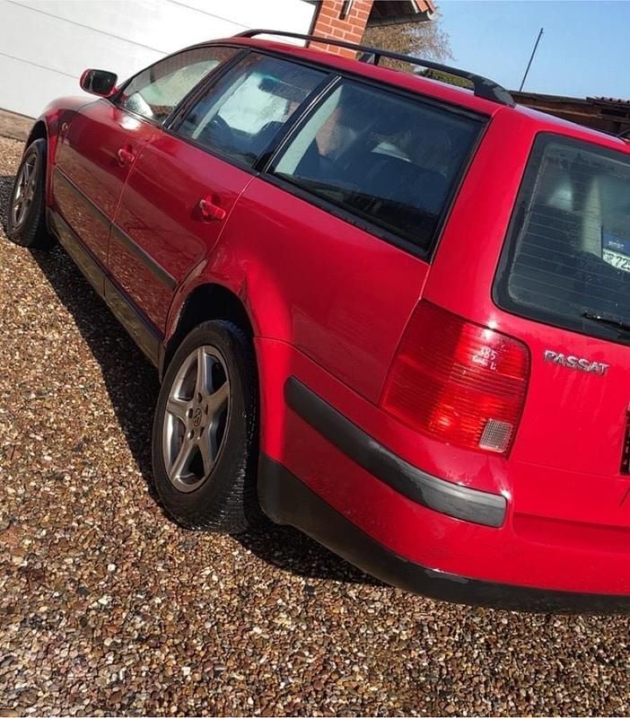 Gebraucht VW Passat 102 PS (75 kW) 1997 Rot Kombi
