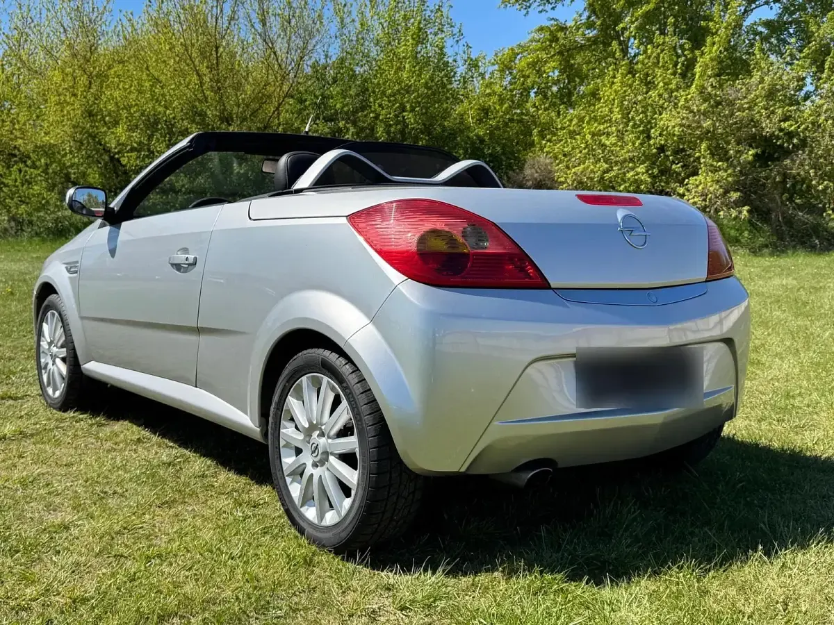 Gebraucht Opel Tigra 125 PS (91 kW) 2006 Silber Cabrio
