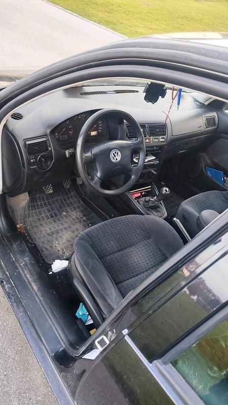 Gebraucht VW Golf IV 100 PS (73 kW) 2000 Schwarz Limousine