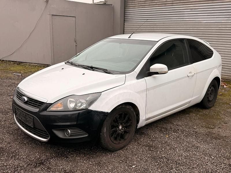 Weiß Gebraucht 2008 Ford Focus Limousine | 350 € (Superpreis) - Bild 1/4