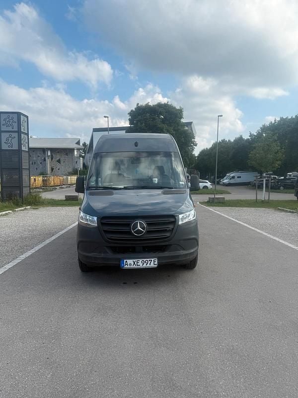 Blau Gebraucht 2020 Mercedes E-Sprinter Van | 13.700 € (Fairer Preis) - Bild 1/4