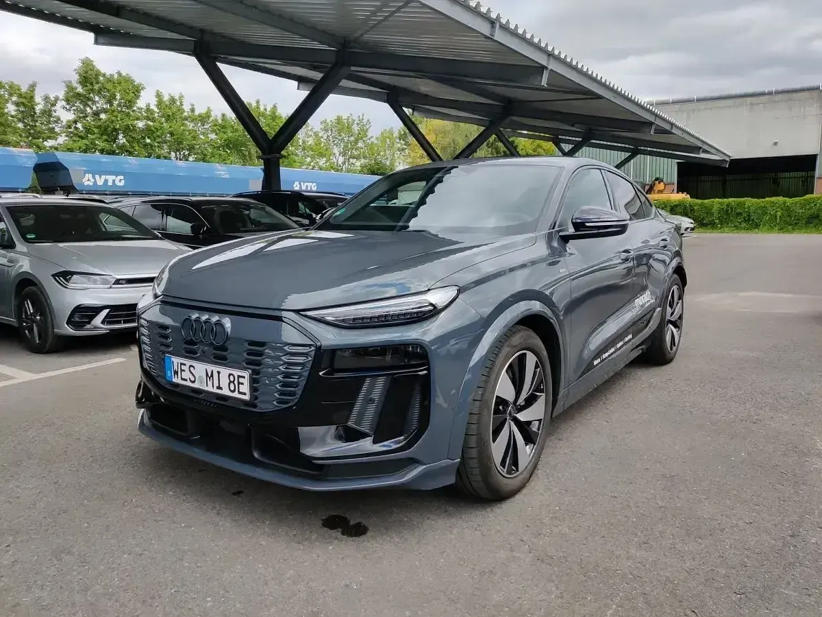 Gebraucht Audi Q6 Sportback e-tron Sport 314 kW (428 PS) 2026 Grau SUV