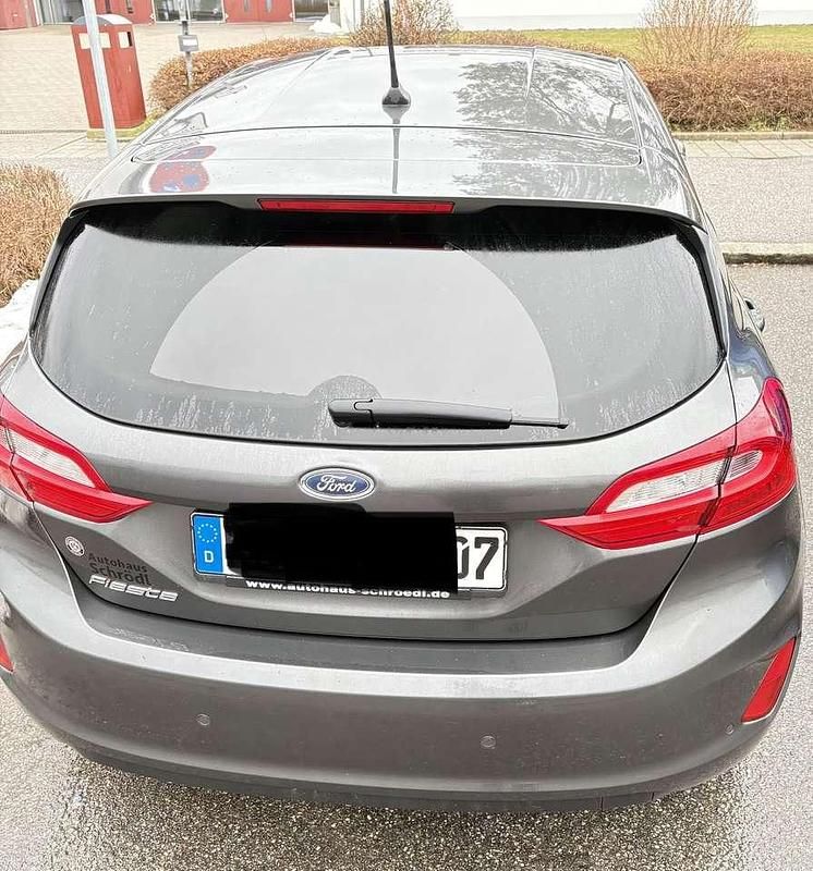 Gebraucht Ford Fiesta Titanium 86 PS (63 kW) 2018 Grau Kleinwagen