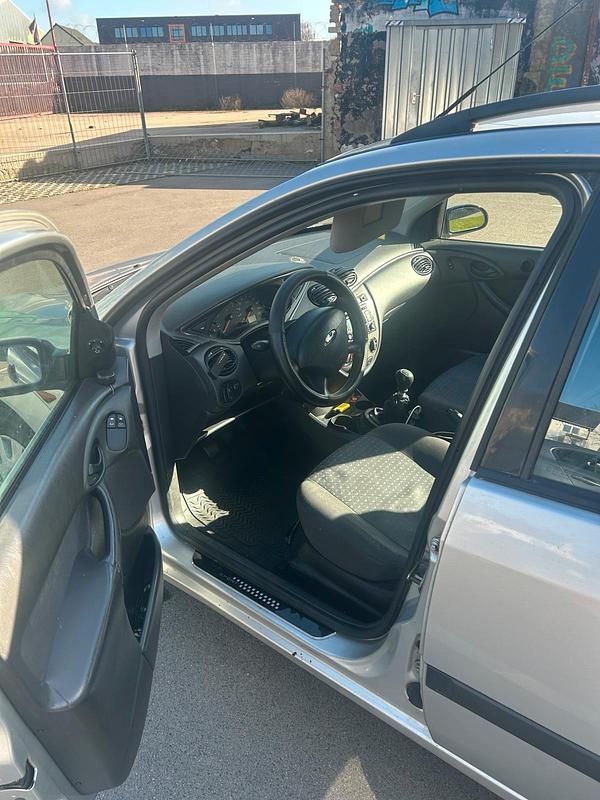 Second-hand Ford Focus 90 CP (66 kW) 2004 Gri Break