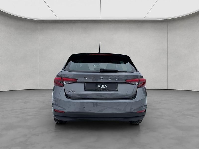 Neu Skoda Fabia Selection 116 PS (85 kW) 2026 Grau Limousine