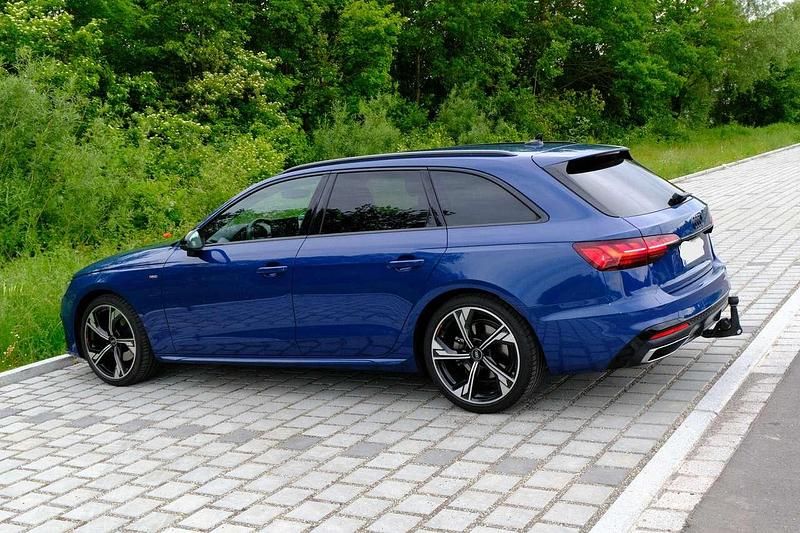 Gebraucht Audi A4 S-Line 150 PS (110 kW) 2023 Blau Kombi