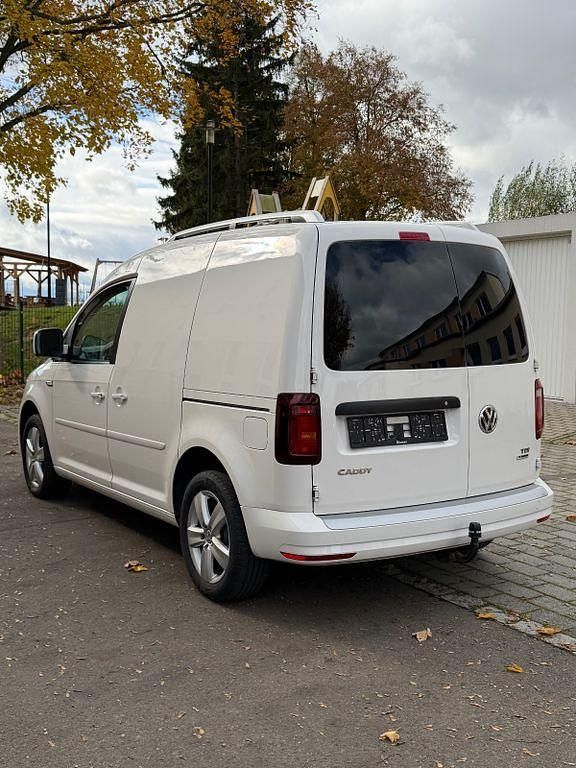 Weiß Gebraucht 2016 VW Caddy Trendline Van / Kleinbus | 12.500 € (Fairer Preis) - Bild 1/4