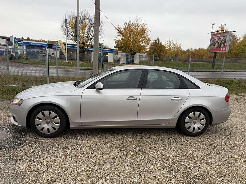 Gebraucht Audi A4 Ambiente 120 PS (88 kW) 2010 Silber Limousine