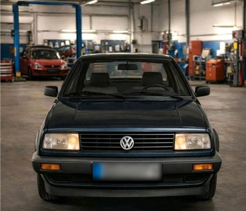 Second-hand VW Jetta 55 CP (40 kW) 1987 Albastru Berlinǎ