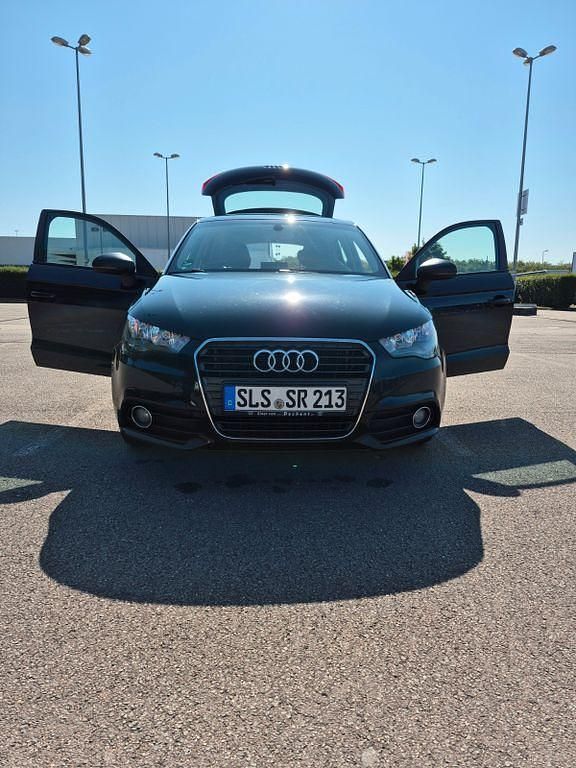 Schwarz Gebraucht 2013 Audi A1 Sportback Attraction Kleinwagen | 8.000 € (Fairer Preis) - Bild 1/4