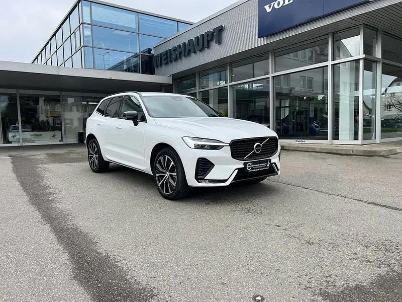 Crystal white / (weiß) Gebraucht 2023 Volvo XC60 Plus SUV | 46.950 € (Fairer Preis) - Bild 1/4