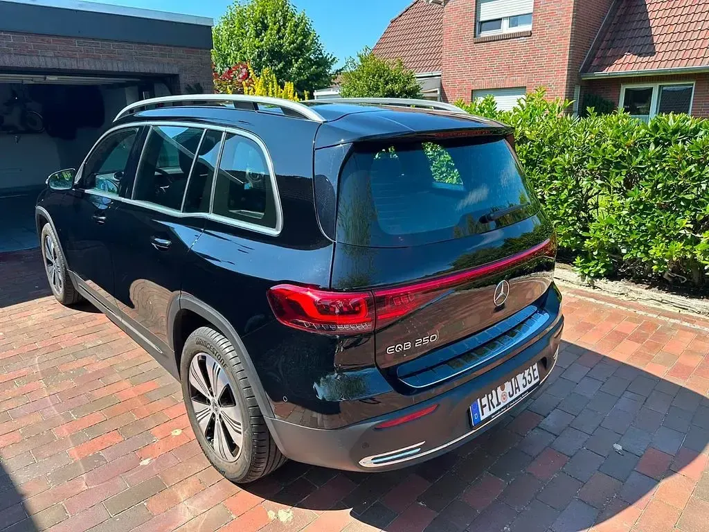 Gebraucht Mercedes EQB250 Progressive 139 kW (190 PS) 2023 Schwarz SUV