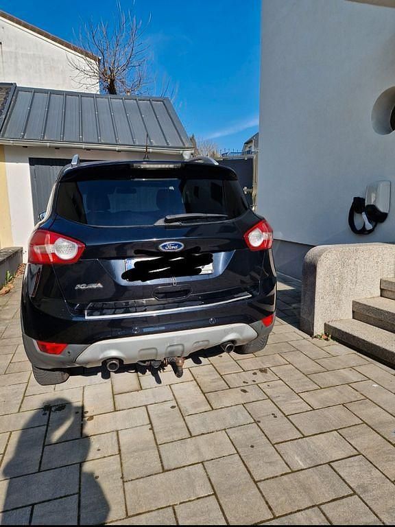 Gebraucht Ford Kuga 163 PS (119 kW) 2012 Schwarz SUV
