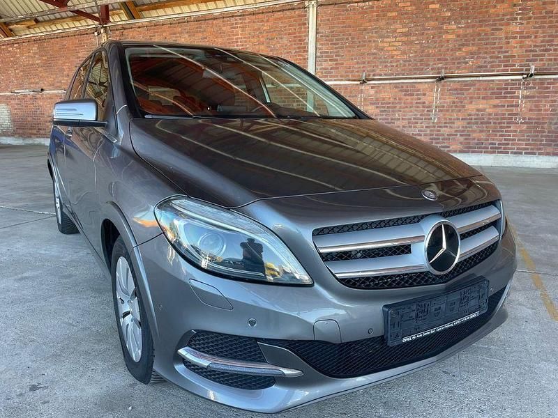 Gebraucht Mercedes B250e 131 kW (179 PS) 2016 Grau Van / Kleinbus