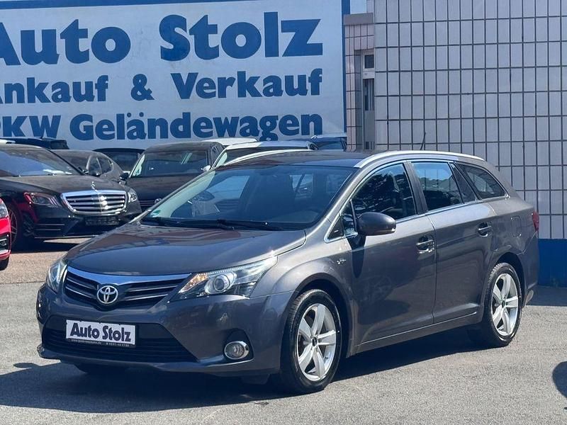 Grau Gebraucht 2013 Toyota Avensis Life Kombi | 6.850 € (Fairer Preis) - Bild 1/4
