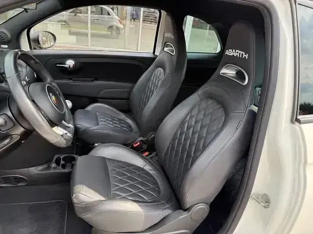 Gebraucht Abarth 595C 165 PS (121 kW) 2023 Weiß Cabrio
