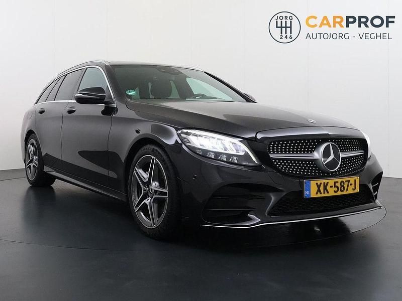 Gebraucht Mercedes C180 Business 156 PS (114 kW) 2019 Schwarz Kombi