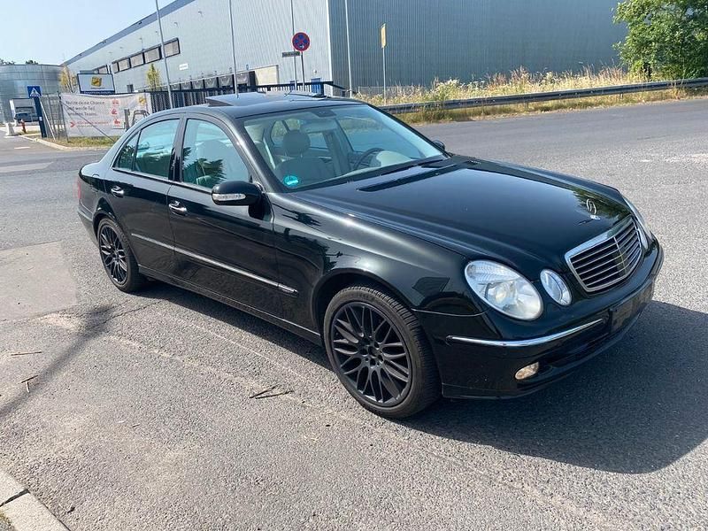 Gebraucht Mercedes E500 306 PS (225 kW) 2002 Schwarz Limousine