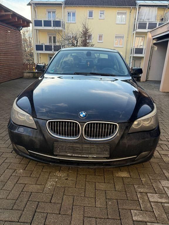 Gebraucht BMW 523 Exclusive 190 PS (139 kW) 2009 Schwarz Limousine