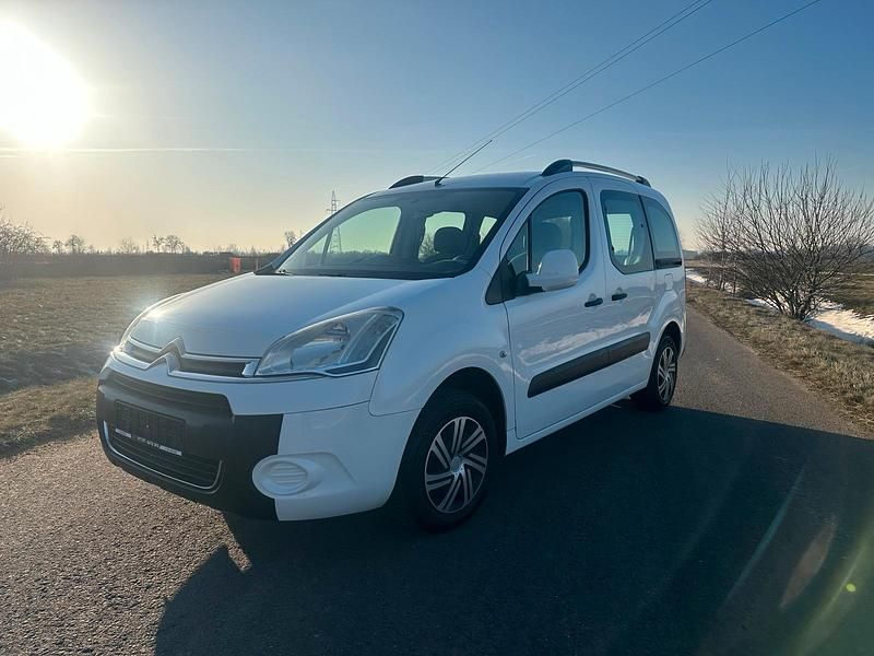 Gebraucht Citroën Berlingo 92 PS (67 kW) 2012 Weiß Van / Kleinbus