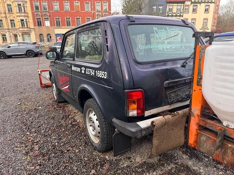 Gebraucht Lada niva 83 PS (61 kW) 2015 Blau SUV